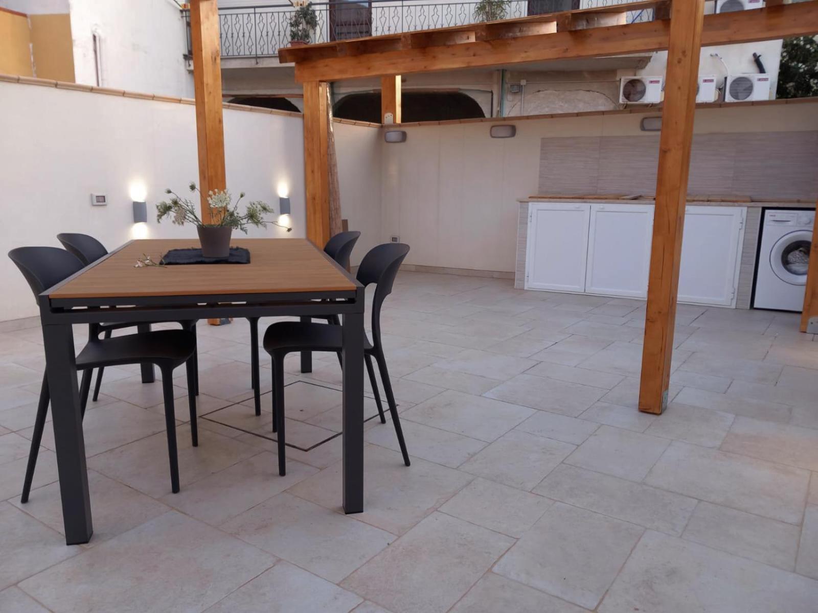 Charming & Bright Near The Holiday home *