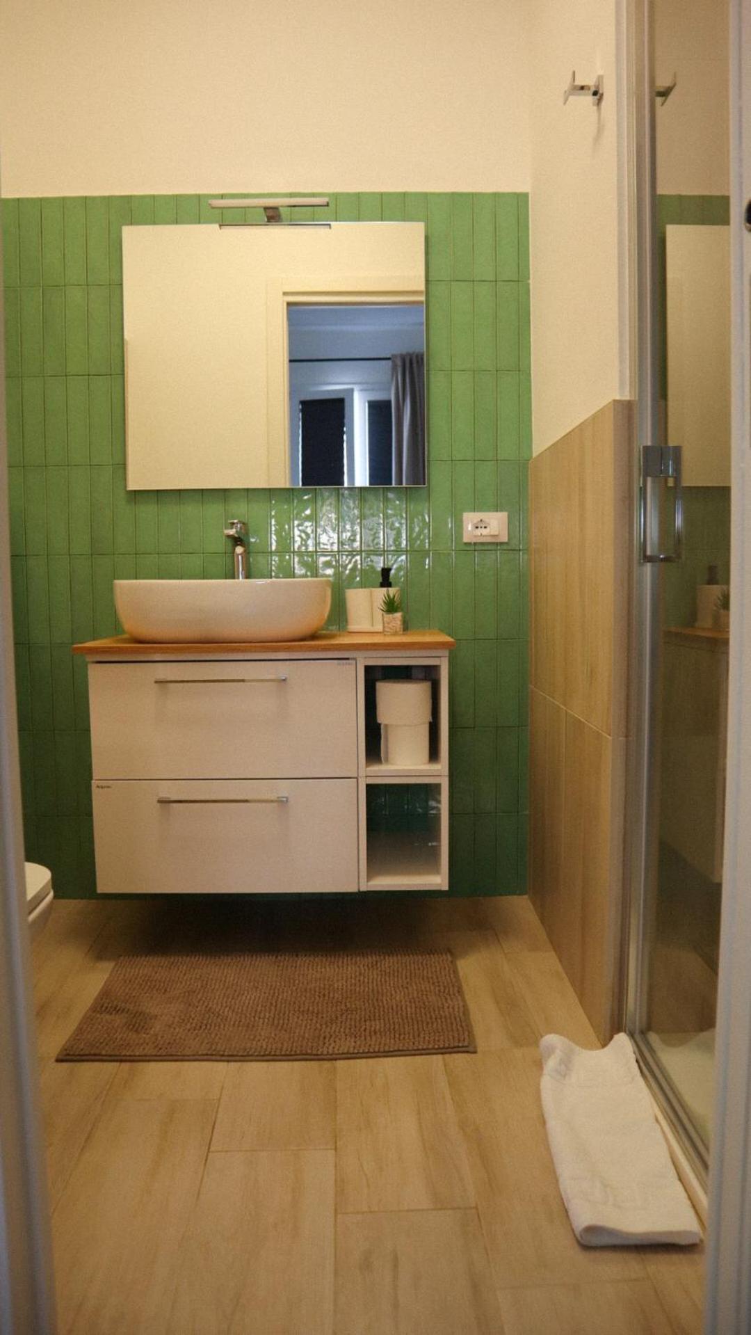 Charming & Bright Near The